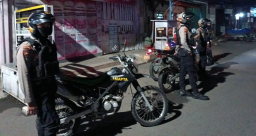 Cegah Balap Liar dan Gangster, Satsamapta Polres Pelabuhan Tanjung Perak Intensifkan Patroli Perintis Presisi