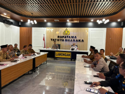 Polres Lamongan Bersama Dinas Perhubungan Atensi Perlintasan Kereta Api Sebidang Jelang Operasi Ketupat Semeru 2026*