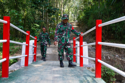 Menjelang Penutupan TMMD Ke 127, Dan SSK Satgas Lakukan Pengecekan Jembatan Merah Putih Rampung 100 Persen