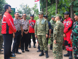 Kegiatan peresmian jembatan gantung Garuda dikecamatankepung kabupaten kediri
