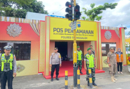 Sinergi TNI-Polri dan Relawan di Durenan, Jaga Kelancaran Arus Mudik Lebaran