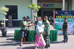 Perkuat Kebersamaan Ramadan, Kodim 0807 Tulungagung Salurkan Zakat Fitrah