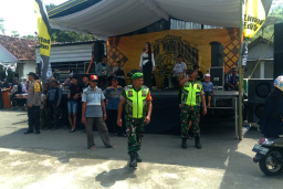 TNI-Polri Kawal Meriahnya Pawai Gebyar Ketupat 1447 H di Trenggalek