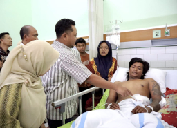 Forkopimda Gresik Besuk Korban Luka di RSUD Ibnu Sina, Tegaskan Komitmen Jaga Kondusivitas Kamtibmas