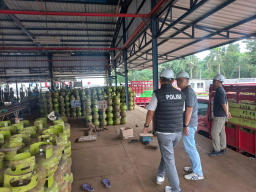 *Polres Bondowoso Pantau Distribusi LPG 3 Kg Pastikan Tepat Sasaran Tanpa Penyelewengan*