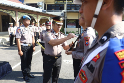 *Polres Tanjung Perak PTDH Anggota, Kapolres Tekankan Penegakan Integritas*