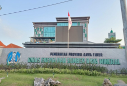 Penggeledahan Kantor ESDM Jatim Berlangsung, Penyidik Amankan Tiga Koper Dokumen