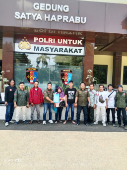 Kepercayaan RUNTUH! KASUS PEMBACOKAN FIRMAN MAULIDIA DILAPORKAN KE PROPAM POLDA JATIM, Dikawal LSM TRINUSA & Awak Media