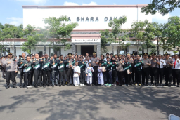 Prestasi Membanggakan! Atlet Karate Polrestabes Surabaya Borong Medali di Kejurda INKANAS 2026