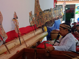 Pemerintah Desa Seneporejo Gelar Bersih Desa dengan Ruwatan Wayang Kulit