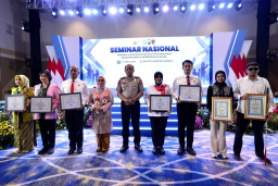 Ditres PPA - PPO Polda Jatim Terima Penghargaan dari Menteri PPPA