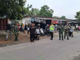 Pengamanan Pemberangkatan Warga PSHW Sutojayan Berjalan Aman Menuju Halal Bihalal Di Pemkab Blitar