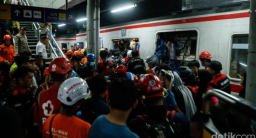 Kecelakaan di Stasiun Bekasi Timur, Tabrakan KA Jarak Jauh dan KRL Gegerkan Penumpang