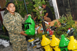 Kreativitas Prajurit TNI, Sertu Nurdin Sulap Galon dan Botol Bekas Jadi Barang Bernilai Ekonomis