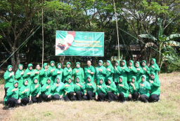 Persit KCK Koorcab Rem 081 Tanam Ratusan Pohon Produktif di Kawasan Gunung Kendil