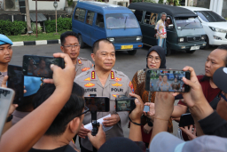 Polrestabes Surabaya Amankan Tersangka Pelecehan Seksual Terhadap Tujuh Anak Didik