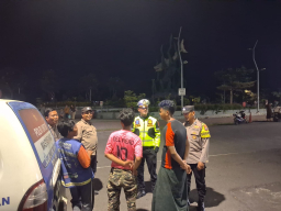 Antisipasi Banjir Rob, Polres Pelabuhan Tanjung Perak Gencarkan Sosialisasi dan Imbauan di Kawasan Pesisir Surabaya