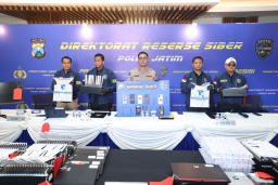 *Polda Jatim Ringkus 3 Tersangka Penyalahgunaan Data Pribadi Terkait Layanan OTP Ilegal*