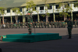 Upacara Bendera Mingguan Makodam V/Brawijaya Perkuat Nasionalisme Prajurit dan Profesionalisme Pengabdian Negara