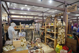 Lautan Kreativitas di Kartika Expo: Pameran 'Persit Bisa' Suguhkan Produk Kerajinan Berkelas Dunia!