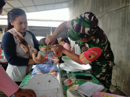 Sinergi Babinsa Dan Nakes Kelurahan Turi Kejar Target Posyandu Stunting Di Kota Blitar