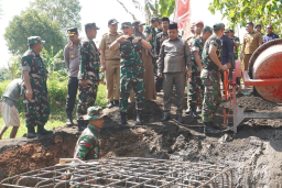Pangdam V/Brawijaya Tinjau Pembangunan Jembatan Garuda Perintis di Sumenep