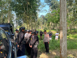 Penemuan Granat di Perkebunan Kendenglembu, Polisi Gerak Cepat Amankan Lokasi