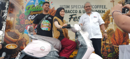 Ribuan Warga Semarakkan Jember Fun Run 5K di Tengah Gerimis, UMKM dan Kopi Lokal Jadi Magnet Festival