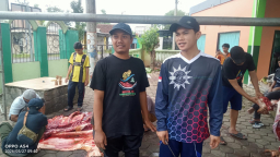 Usung Semangat Berbagi Idul Adha, Pemuda Muhammadiyah Gambiran Sembelih 4 Sapi dan 1 Kambing