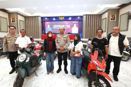 Polda Jatim Kembalikan Motor Korban Curanmor dan Begal Tanpa Biaya