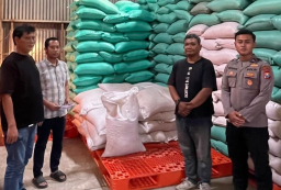 Dukung Ketahanan Pangan, Polres Pelabuhan Tanjung Perak Distribusikan 1 Ton Jagung Hasil Tani ke Bulog