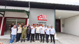 Bupati Subandi Dampingi Staf Khusus Kepresidenan Tinjau Koperasi Merah Putih di Sumorame dan Rangkah Kidul