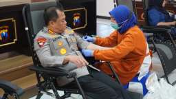 Semangat Kepedulian HUT Bhayangkara ke-80 Diwujudkan? Polrestabes Surabaya Gelar Donor Darah Massal Libatkan 200 Peserta