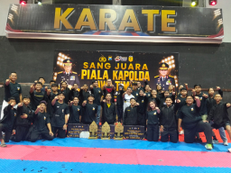 Polres Pelabuhan Tanjung Perak Borong 18 Medali dan Enam Gelar Best of The Best di Kejuaraan Karate Piala Kapolda Cup 20