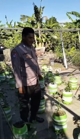 Bhabinkamtibmas Gunung Anyar Sambangi Edu Farm, Wujud Nyata Dukungan terhadap Ketahanan Pangan