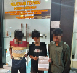 Terduga tersangka Indra Penjual Miras, Kini Di Laporkan Ke Polres Lamongan. 