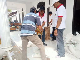 Desa Gambor Salurkan Bantuan Pangan, Warga Terima Jatah Dua Bulan Sekaligus