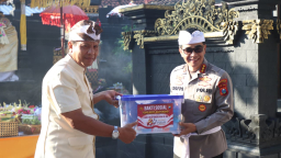 Kapolresta Banyuwangi Hadiri Perayaan Galungan dan Kuningan di Pura Jagat Girinatha, Wujudkan Toleransi Nyata Beragama
