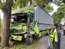 Kecelakaan Dua Truk di Kalibaru, Beruntung Tak Ada Korban