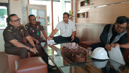 Kejari Banyuwangi Terima Aspirasi Buruh Tambang, Janji Pelajari Tuntutan Massa