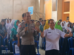 Hari Ketiga MPLS SMAN Purwoharjo, Kapolsek Purwoharjo Bekali Siswa Baru Karakter, Disiplin, dan Kesadaran Hukum