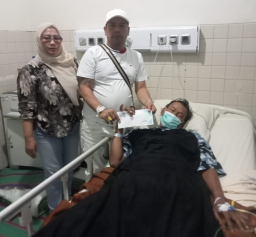 Pimpinan Gabungan Media Online Jenguk Pimpred Beritakasus.com yang Dirawat di RS William Booth Surabaya
