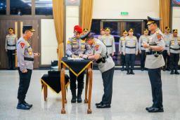 Kapolri Pimpin Pelantikan dan Sertijab Enam Kapolda Jajaran