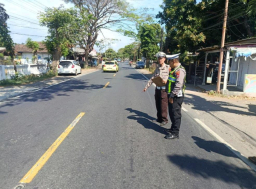 Nekat Ambil Jalur Kanan, Truk Mitsubishi Hantam Vario, Seorang Perempuan Tewas