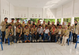 Bukan Bangun Tugu, Mahasiswa KKN UGM Pilih Tinggalkan Ilmu untuk Warga Muncar