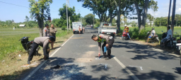 Hindari Motor dari Arah Berlawanan, Mobil MBG Tabrak Belakang Truk di Kalipuro
