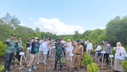 Jaga Pesisir dari Abrasi, 107 Bibit Mangrove Ditanam di Kawasan Mangrove Jati Papak
