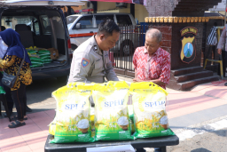 Polres Blitar Kota Gelar Gerakan Pangan Murah Sambut HUT Kemerdekaan RI ke-81