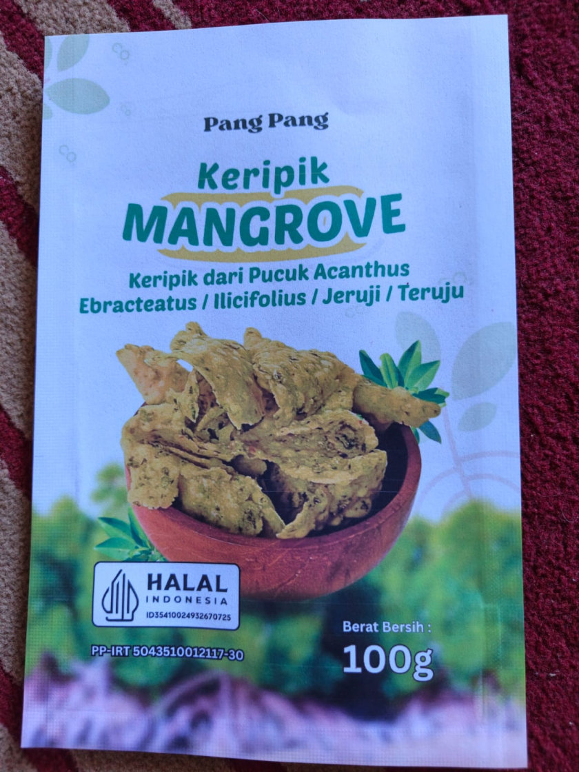 Salah satu hasil olahan mangrove, Keripik Mangrove. Olahan ini merupakan salah satu inovasi yang dikembangkan oleh KTH Makmur.