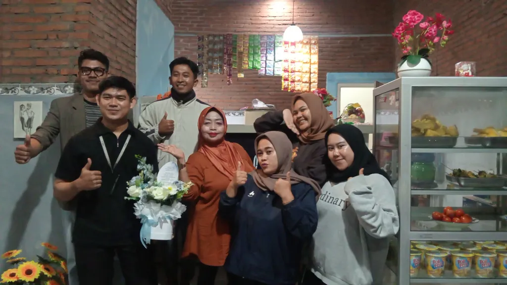 Ngopi Sambil Nikmati View Sungai Setail, Kopi Klepon Jadi Best Seller